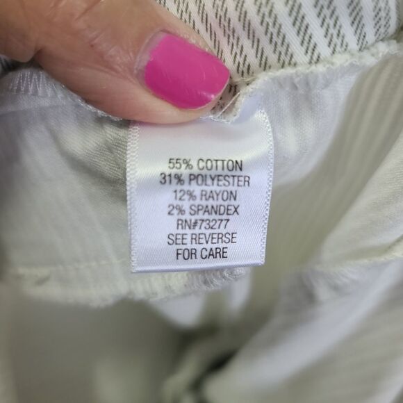 Croft & Barrow Gray & White Stripe Skimmer Shorts Size 14 - Picture 4 of 6